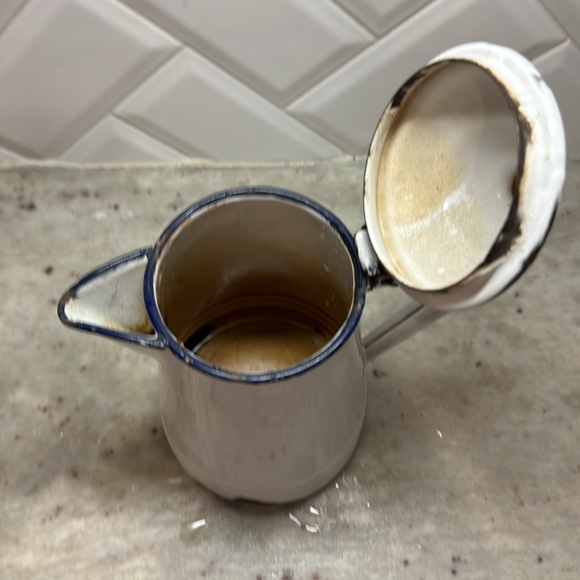 Vintage Enamelware Teapot - Picture 4 of 7